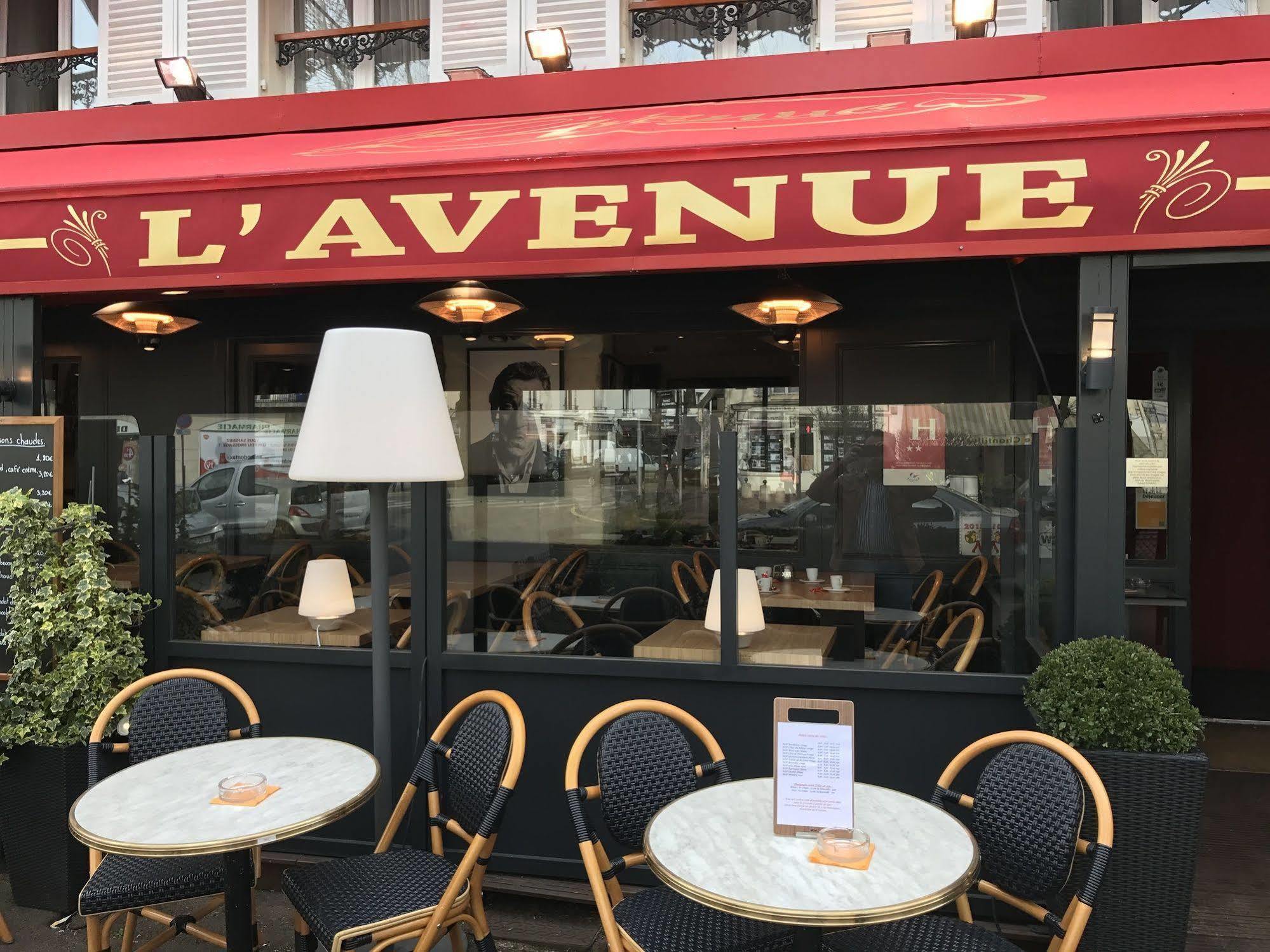 L'Avenue restaurant, Avenue Montaigne, Paris, France Stock Photo